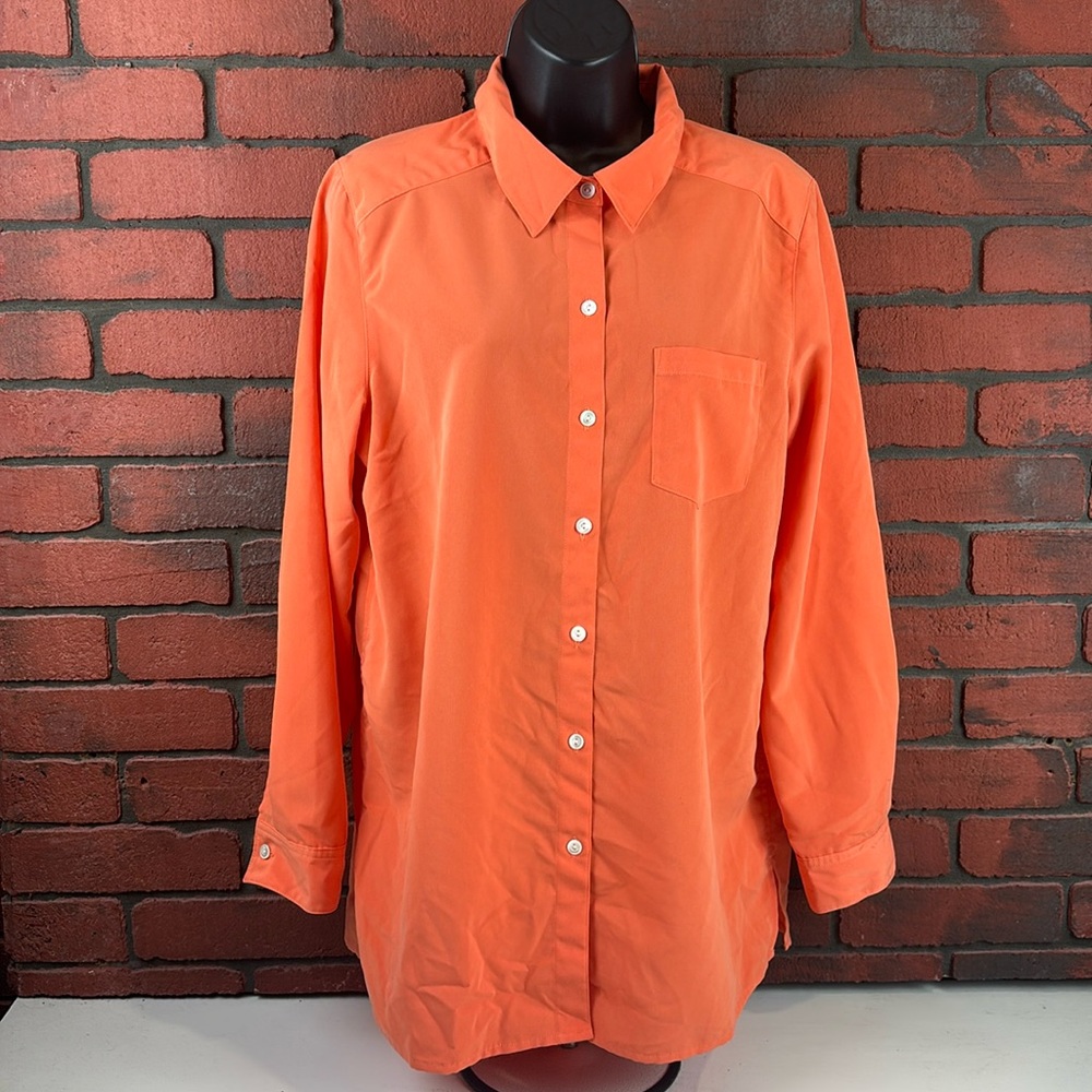 TravelSmith Woman's Medium Orange Long Sleeve Button Down Shirt – Casual
